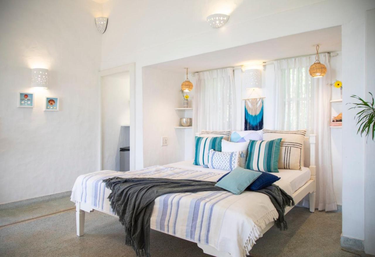Wildflower Villas - All Villa Hotel, Family Run Кандолим Екстериор снимка
