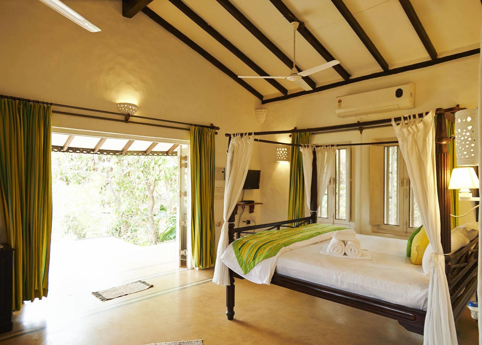 Wildflower Villas - All Villa Hotel, Family Run Кандолим Екстериор снимка